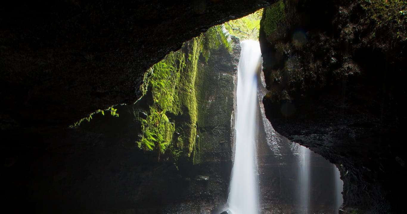 Cascada Camino al Volcán